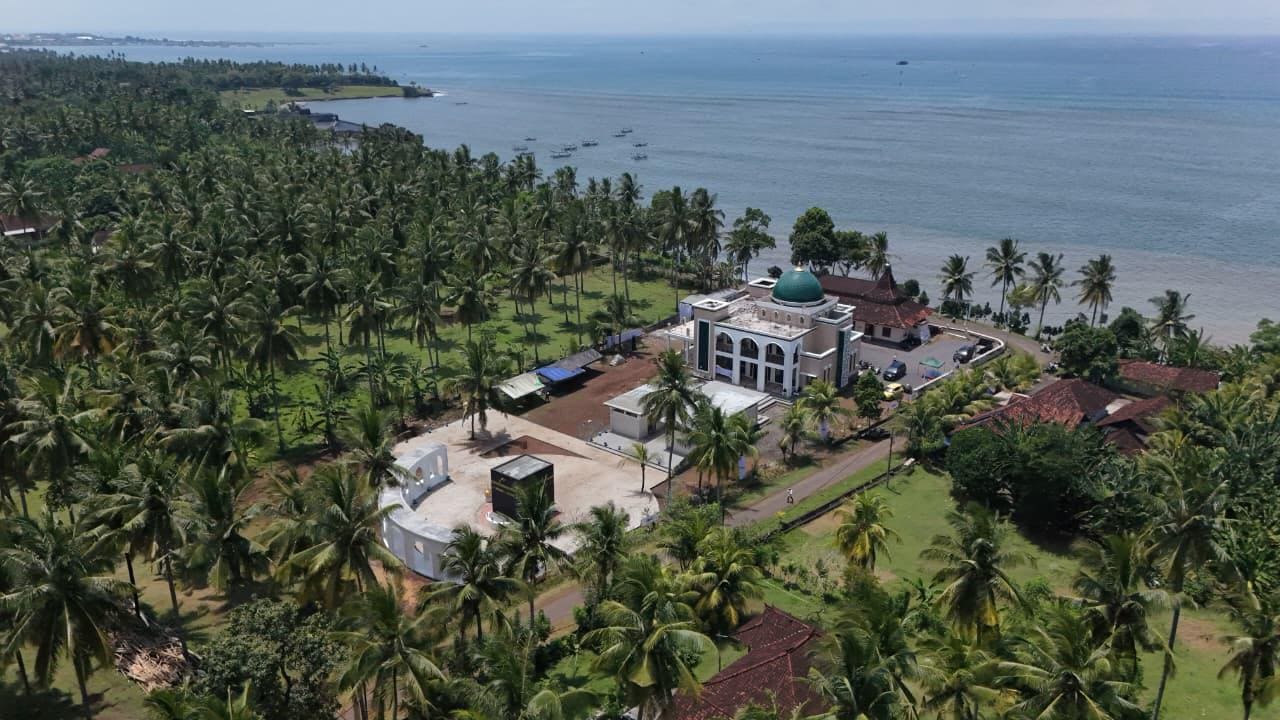 ITERA dan YMPN Jalin Kerja Sama Pengembangan Masjid Pantai Bali Berbasis Sains dan Pariwisata