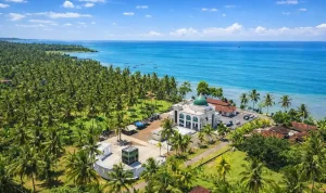 Masjid Pantai Bali Jadi Simbol Harmoni dan Wisata Religi di Tengah Keberagaman