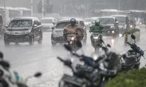 Cuaca Jabodetabek Hari Ini Berawan, Hujan Ringan Berpotensi Turun Sore